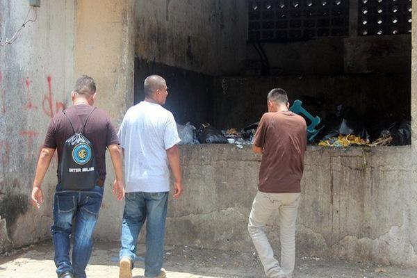 Basurero causa baja en ventas de comedores. (Foto Prensa Libre: Edwin Perdomo)