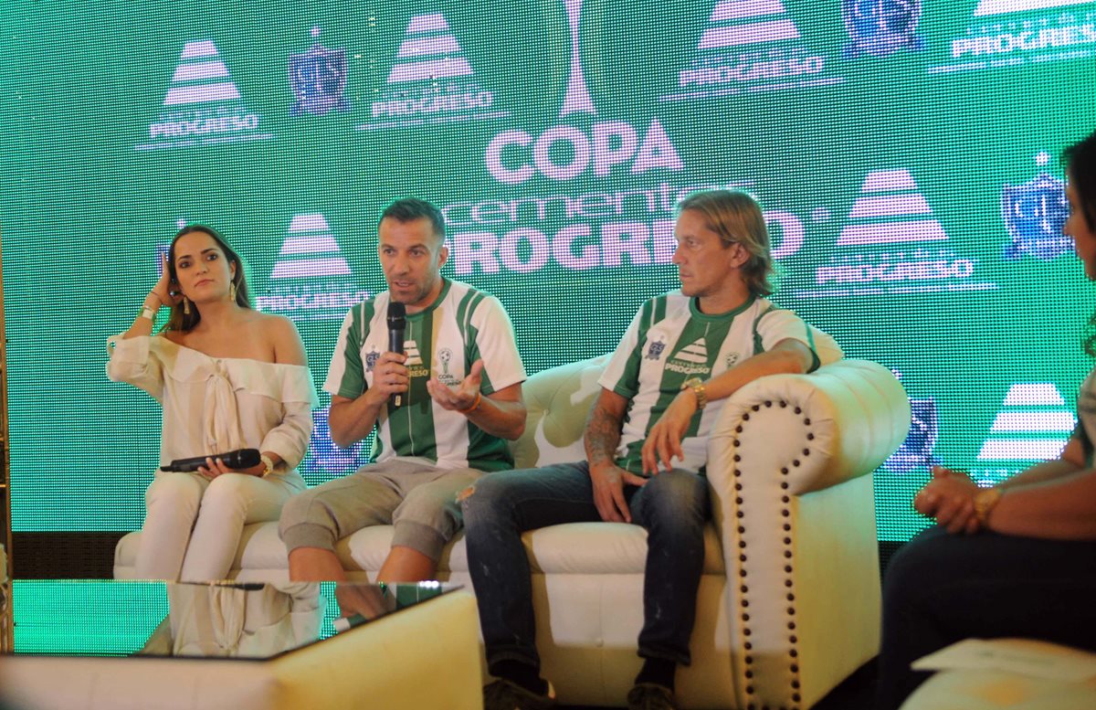 Alessandro del Piero y Míchel Salgado hablaron esta mañana en conferencia de prensa. (Foto Prensa Libre: Edwin Fajardo)