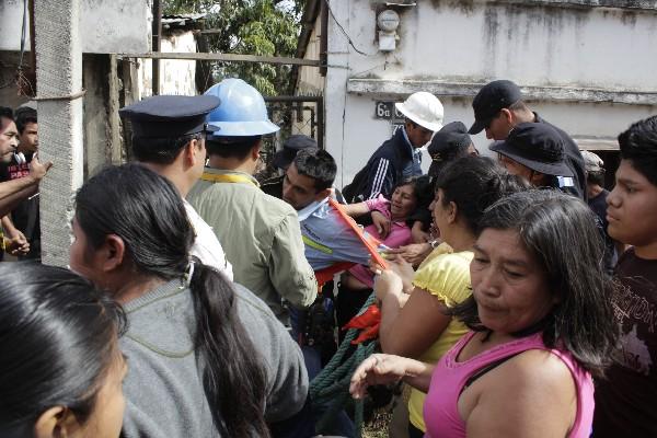 la situación  por momentos se volvió tensa entre pobladores y los trabajadores de Energuate.