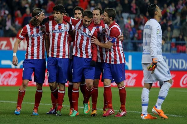 Atlético se pone líder provisional con triunfo ante Levante (3-2). (Foto Prensa Libre: AFP)