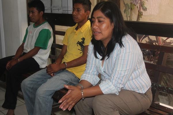 La periodista Norma Sancir y cuatro personas más quedaron libres este lunes por falta de mérito en juzgado de Chiquimula. (Foto Prensa Libre: Edwin Paxtor)<br _mce_bogus="1"/>