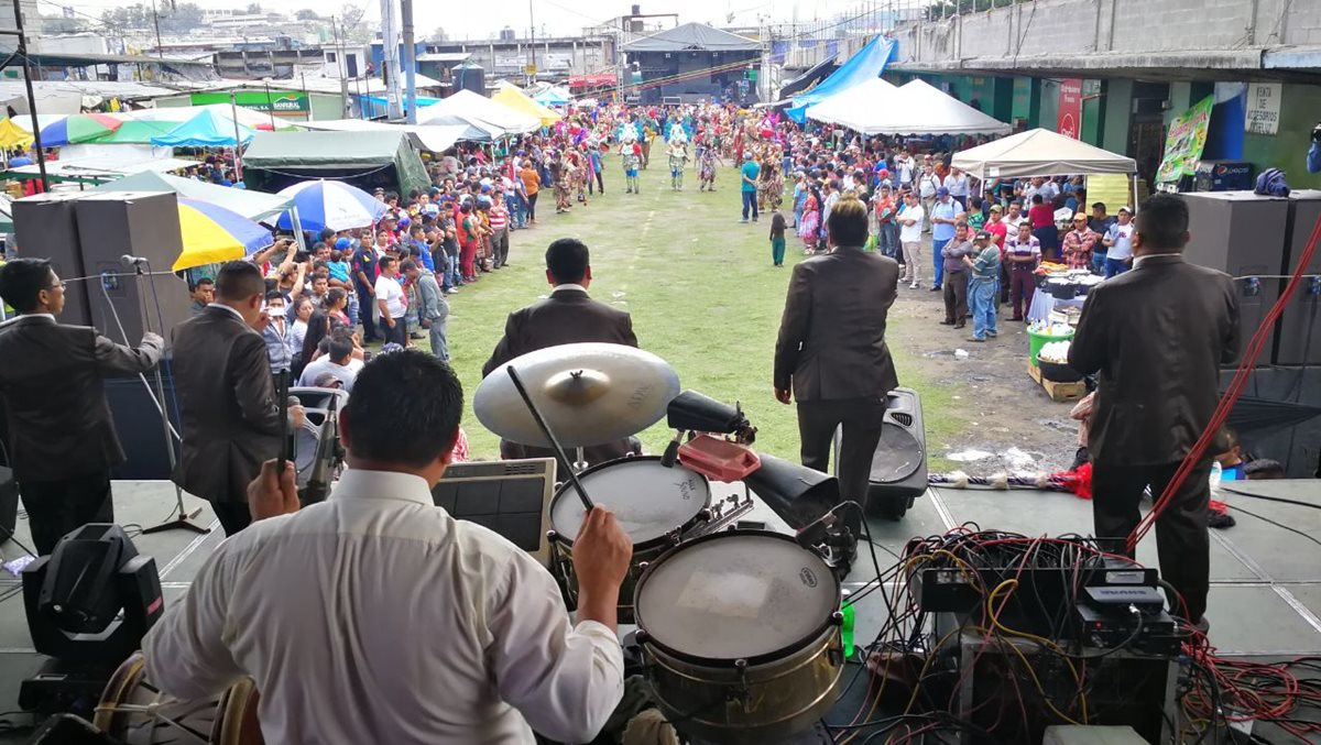 Vista de la celebración del Día del Inquilino en el mercado La Terminal. (Foto Prensa Libre: Estuardo Paredes).