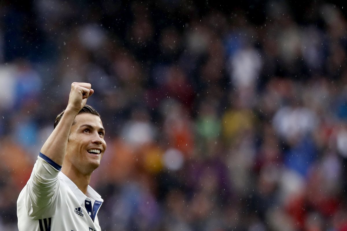 Cristiano Ronaldo sigue aumentando su leyenda goleadora en el futbol europeo. (Foto Prensa Libre: EFE)