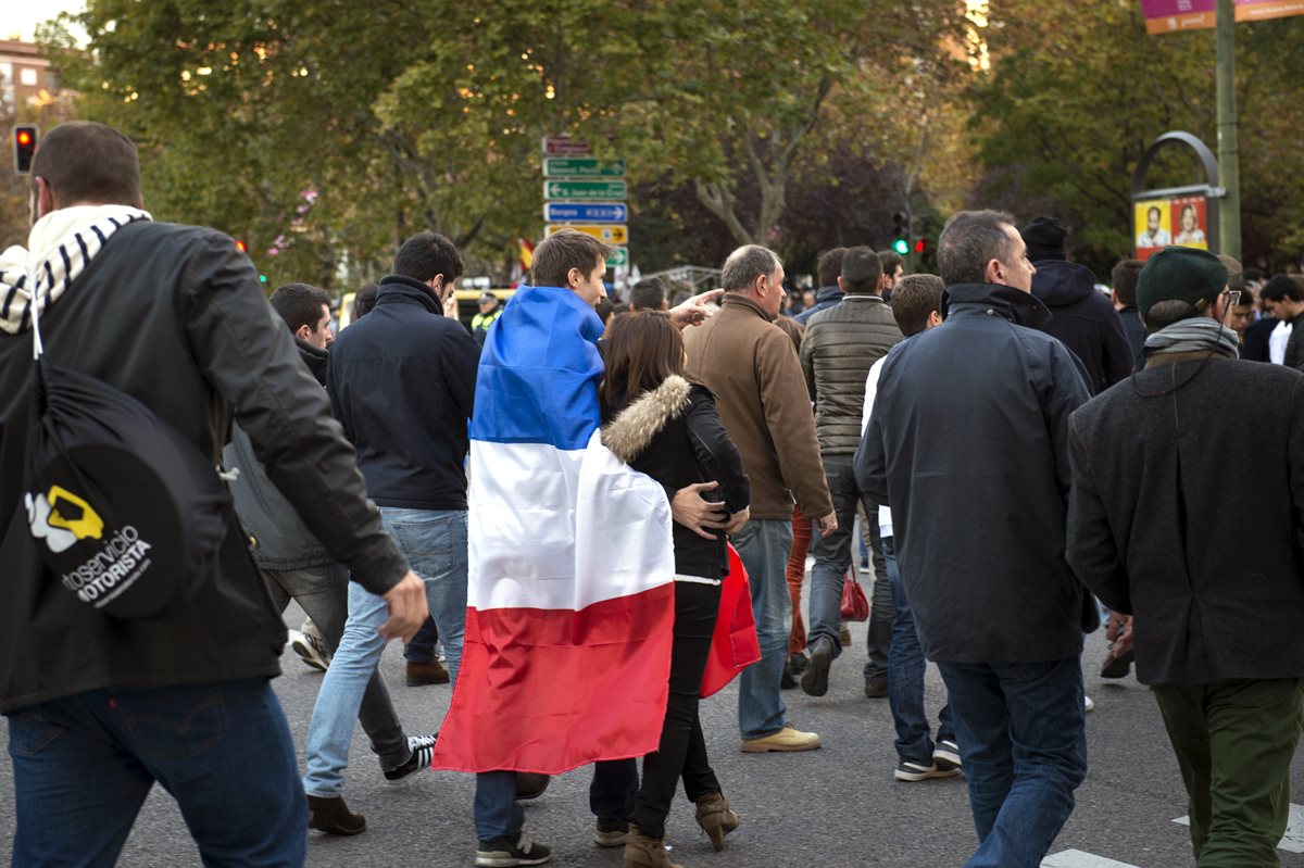 Las autoridades de Francia prohibieron a los aficionados desplazarse a los estadios de futbol por amenazas terroristas. (Foto Prensa Libre: EFE)
