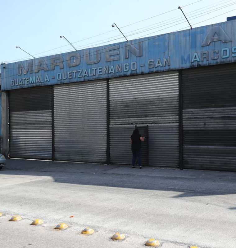 Las oficinas de la empresa de transporte Marquensita en la capital permanecen cerradas. (Foto Prensa Libre: Érick Ávila)