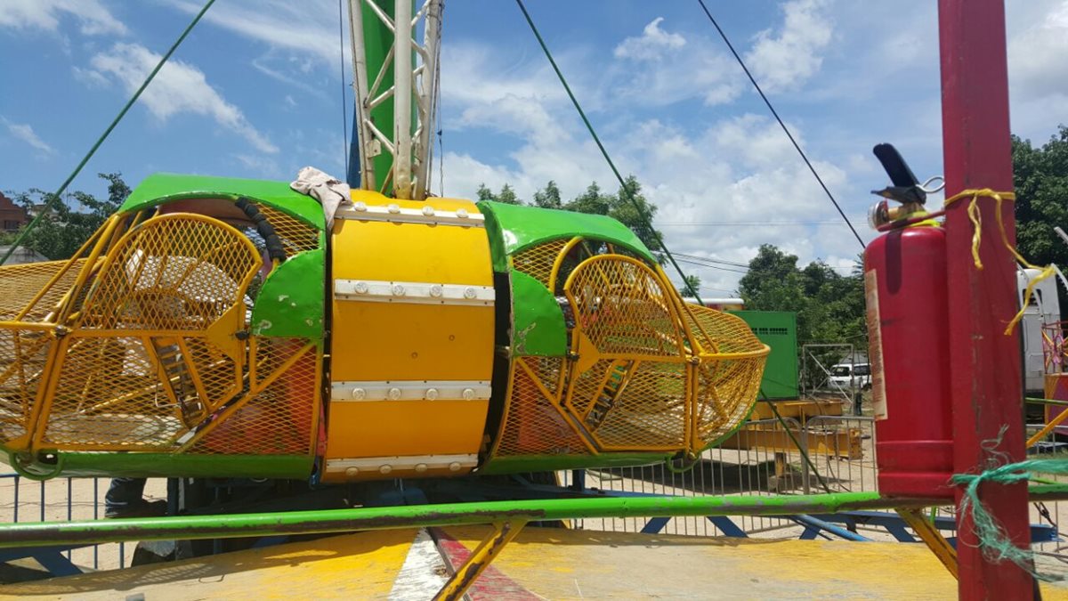 Juego mecánico en el que ocurrió el cortocircuito, en la feria de la cabecera de Chiquimula. (Foto Prensa Libre: Edwin Paxtor)