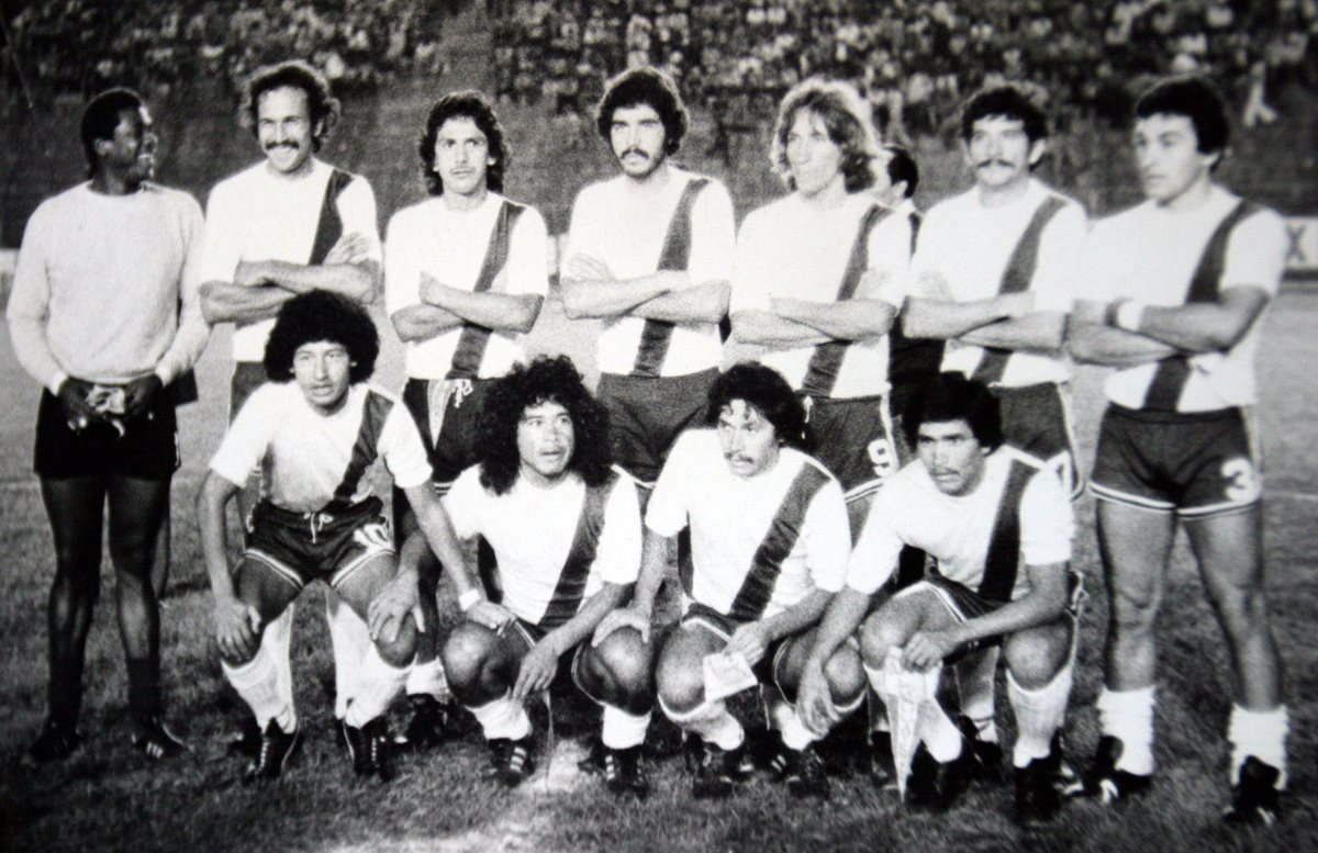 Con la selección de Guatemala, Pep Castro en la eliminatoria de 1979. (Foto Prensa Libre: Hemeroteca)