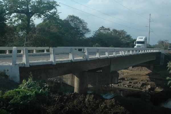 Conductores señalan que estructura debe  recibir mantenimiento pronto, para evitar tragedias.