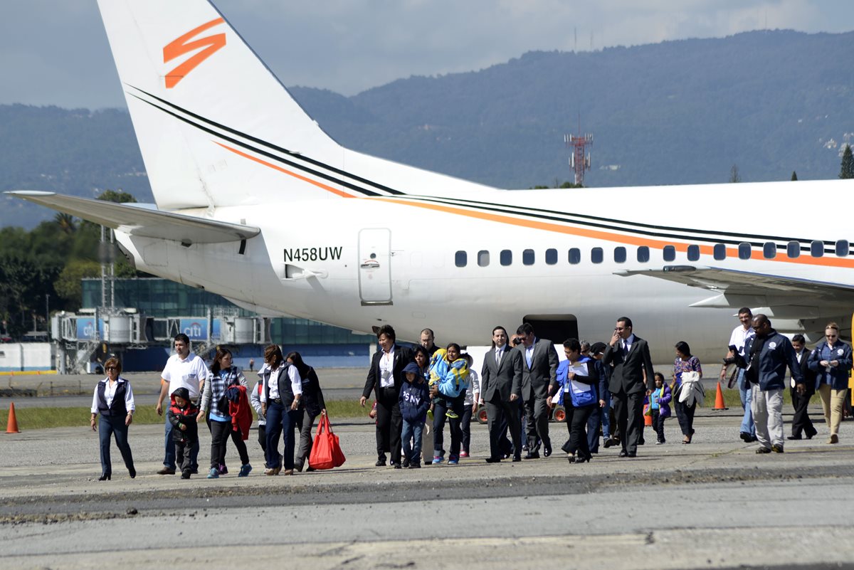 Los primeros deportados de EE. UU. llegan este miércoles a Honduras. (Foto Prensa Libre: AFP).