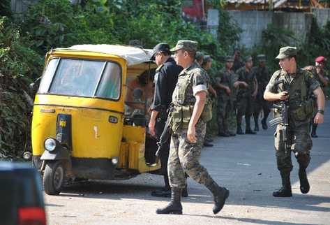 Policías y soldados, en un operativo.