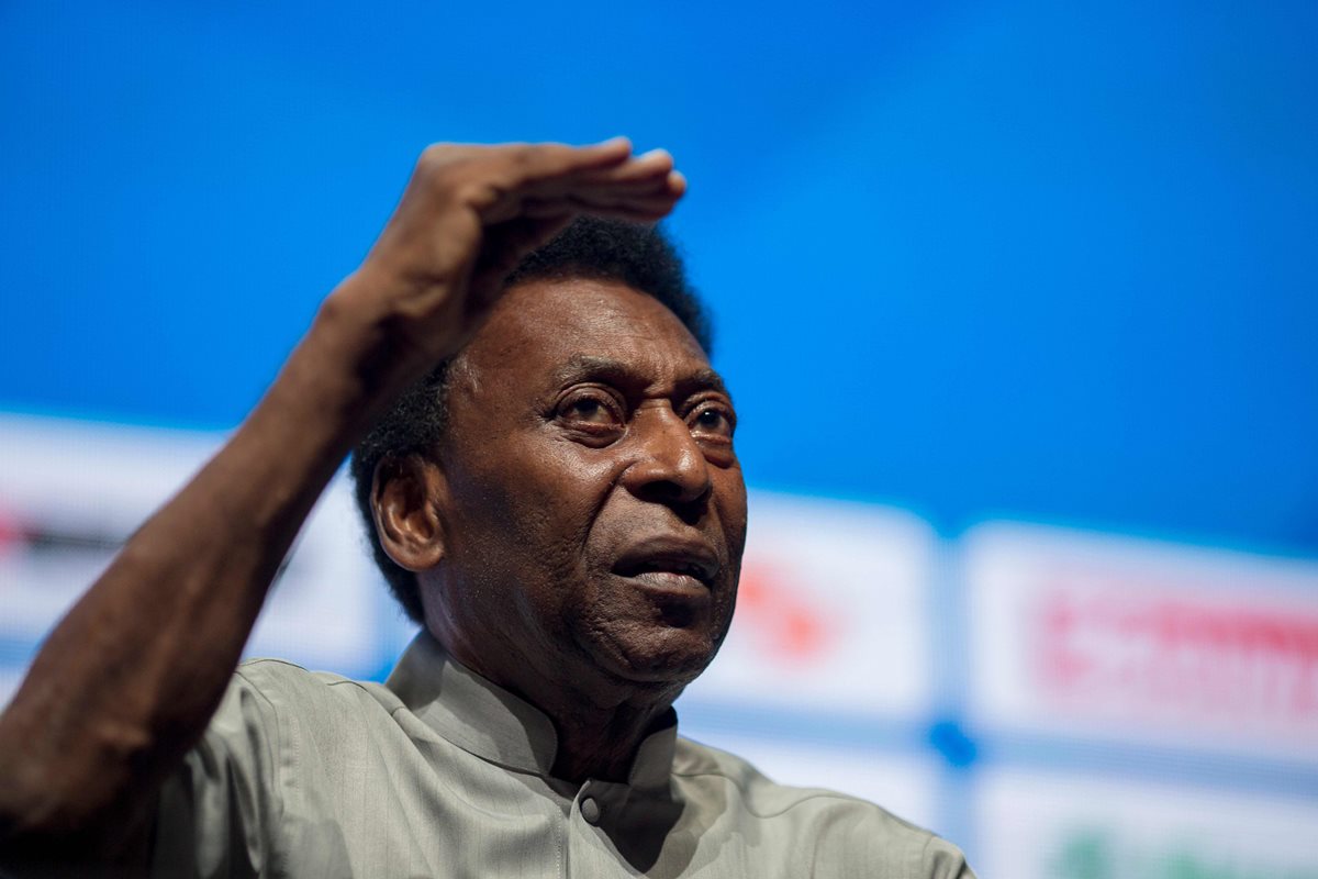 Pelé vuelve a estar delicado de salud, en Brasil. (Foto Prensa Libre: AFP)