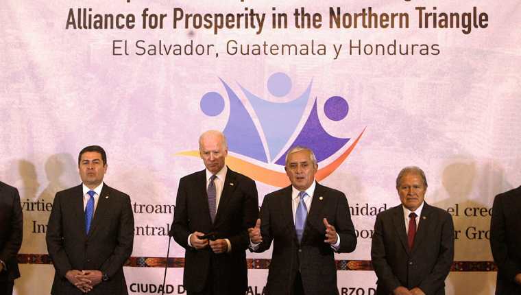 El vicepresidente Joe Biden se reunió con los presidentes centroamericanos en el Palacio Nacional de la Cultura( Foto Prensa Libre: EFE)