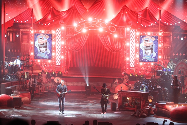 El cantautor Ricardo Arjona comenzó su gira Circo Soledad en el Teatro Morelos en Toluca México. (Foto Prensa Libre: Keneth Cruz)