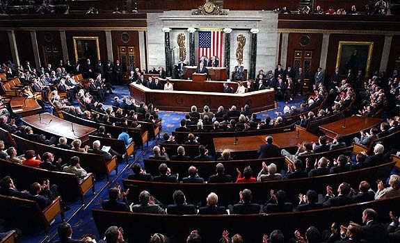 <em>La Cámara de Representantes de EE.UU. aprobó hoy una ley que dejaría sin fondos a las llamadas “ciudades santuario” , en las que las autoridades locales protegen de la deportación a inmigrantes indocumentados, que está pendiente de su votación en el Senado y que la Casa Blanca amenazó con vetar. (Foto Prensa Libre: Internet).</em>