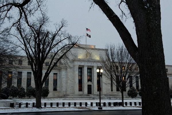 Vista de la fachada del edificio de la Fed en Washington.  (Fotografía Prensa Libre AFP)
