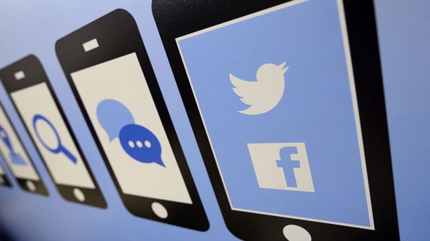 Las redes sociales tienen aparatados específicos para denunciar el robo de identidad. (Foto Prensa Libre: Getty Images)