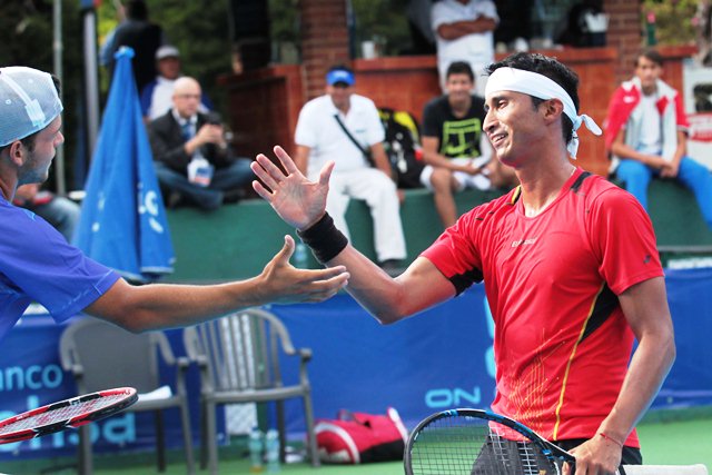 Christopher Díaz tras ganar su primer juego en el Tigo Star Open. (Foto Prensa Libre: Norvin Mendoza)