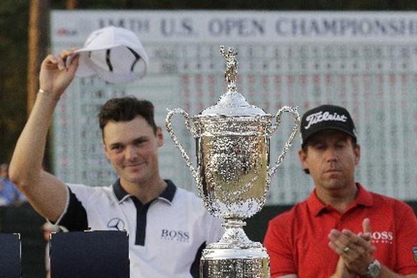 Martin Kaymer festeja el triunfo en el US Open. (Foto Prensa Libre: AP)