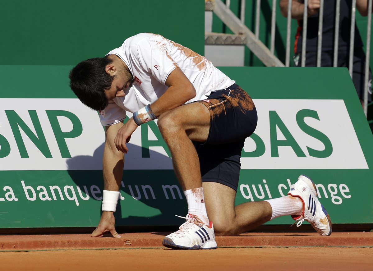 Djokovic no pudo mantener el pleno de victorias que tenía sobre el tenista belga. (Foto Prensa Libre: AP)
