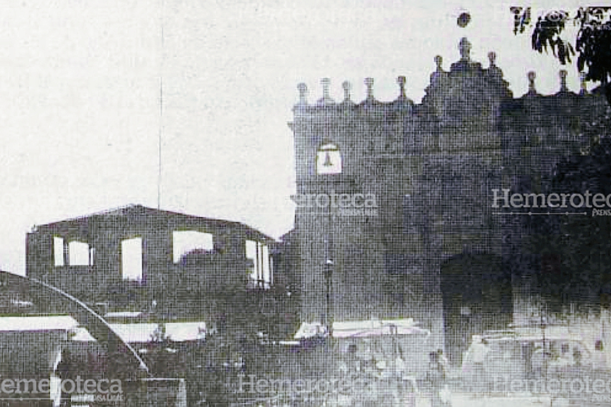 Aspecto del parque y Parroquia de Villa Nueva en 1983. Foto: Hemeroteca PL