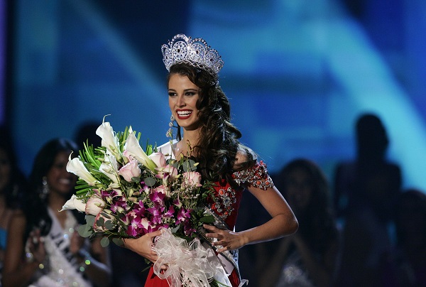La venezolana Stefanía Fernández, se coronó el 23 de agosto de 2009 como Miss Universo. (Foto Prensa Libre: EFE).