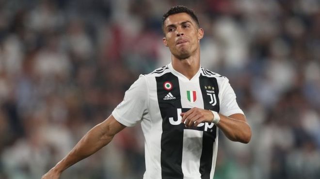 Cristiano Ronaldo se fue del Real Madrid para jugar en la Juventus de Turín en un traspaso millonario. (ALLSPORT/GETTY IMAGES)