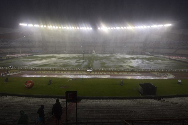 Así se veía el estadio Monumental en donde se jugaría el partido. (Foto Prensa Libre: AFP)