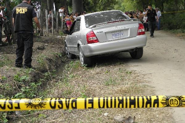 fiscales del MP trabajan en la escena donde localizaron el cadáver de Aldana Cordón.