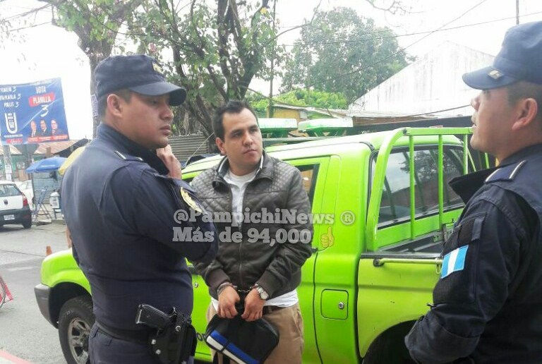William Augusto Valdez  fue detenido en un Transmetro por faltas a la moral. (Foto Prensa Libre: Pampichi News)
