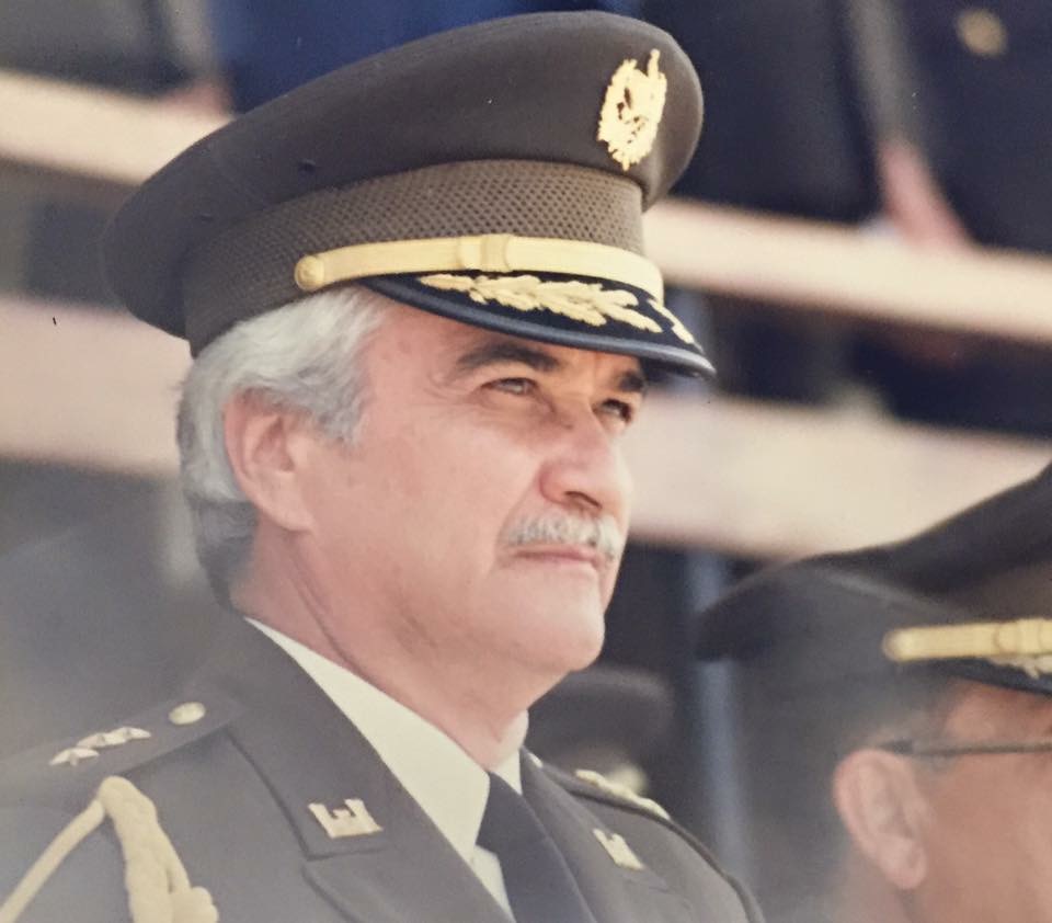 Méndez Ruiz Rohrmoser en una imagen de 1987, el última día que vistió el uniforme militar. (Foto Prensa Libre: cortesía familia Méndez Ruiz)