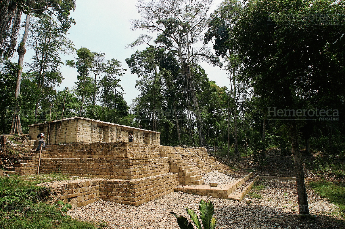 Sitio arqueológico Aguateca. (Hemeroteca PL)