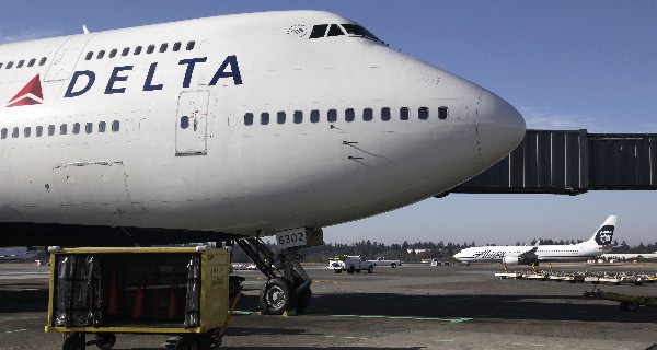 Aerolínea Delta prohíbe el transporte de trofeos de caza. (Foto Prensa Libre:AP).