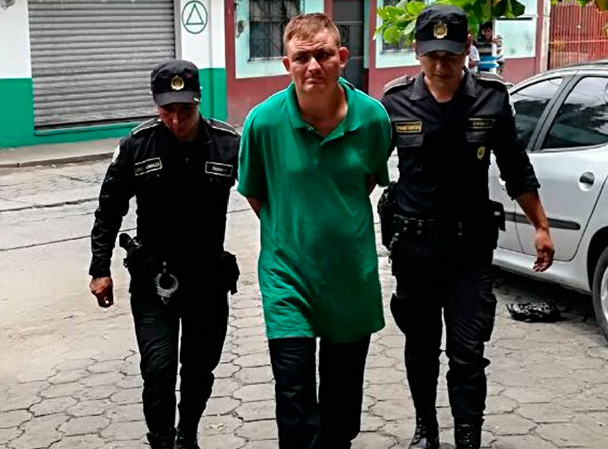 Absolom Eugenio Barrios Barrios, fue capturado en Tecún Umán sindicado de violación con agravación de la pena.(Foto Prensa Libre: Whitmer Barrera)