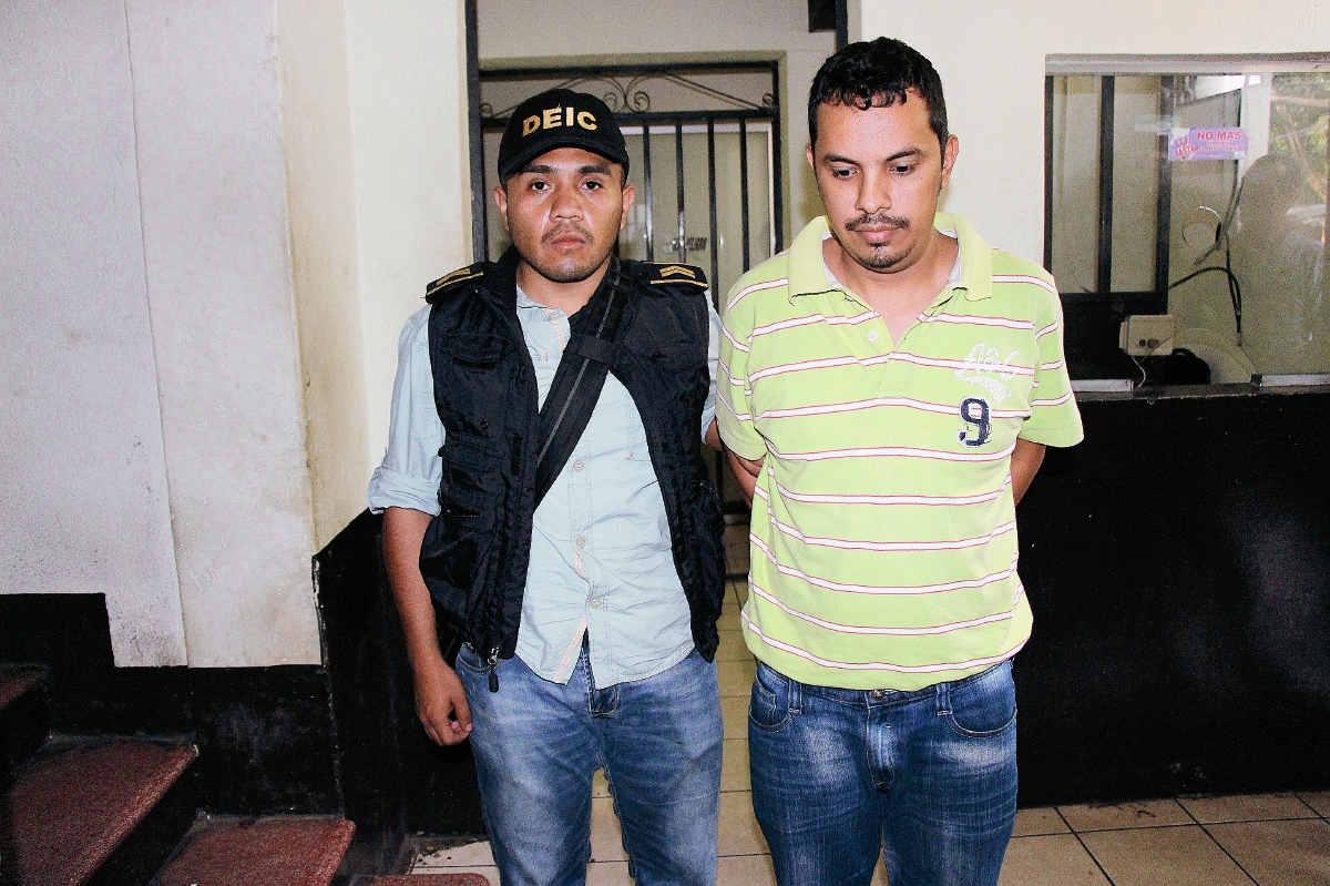 Gustavo Adolfo Peña fue capturado en Escuintla, sindicado de defraudación aduanera. (Foto Prensa Libre: Melvin Sandoval)
