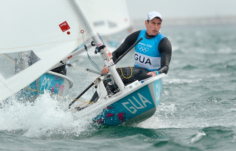Juan Ignacio Maegli buscará estar en la regata final para alcanzar el podio en Abu Dhabi. (Foto Prensa Libre: AFP).