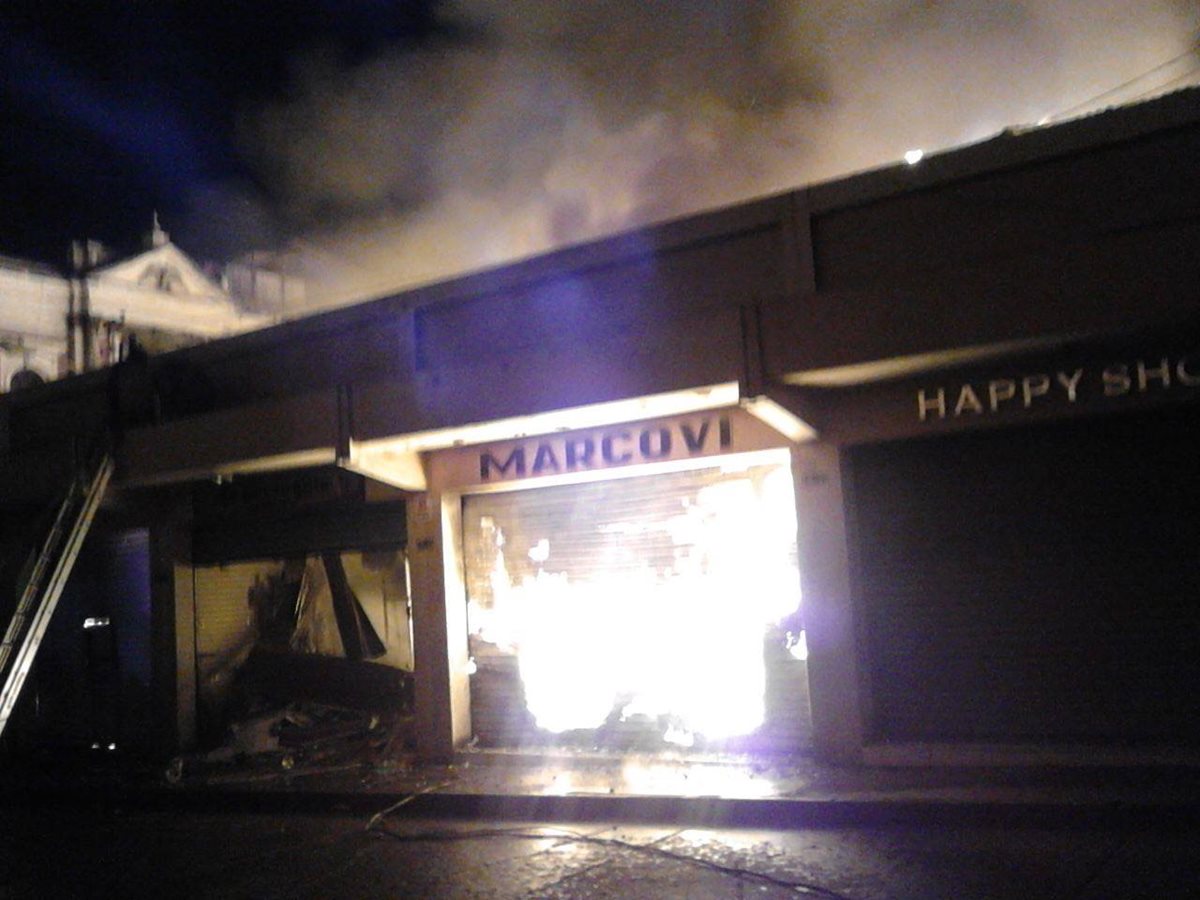 El fuego se registró la noche del 31 de julio del 2015. (Foto Prensa Libre: Hemeroteca PL)