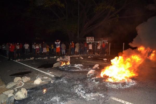 Protesta de vecinos contra Energuate en San Cristóbal Acasaguastlán, El Progreso.
