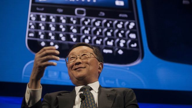 John Chen, CEO de Blackberry, anunció este miércoles que la empresa dejará de fabricar teléfonos móviles. ¿Cuál es su nueva estrategia comercial? (GETTY IMAGES)
