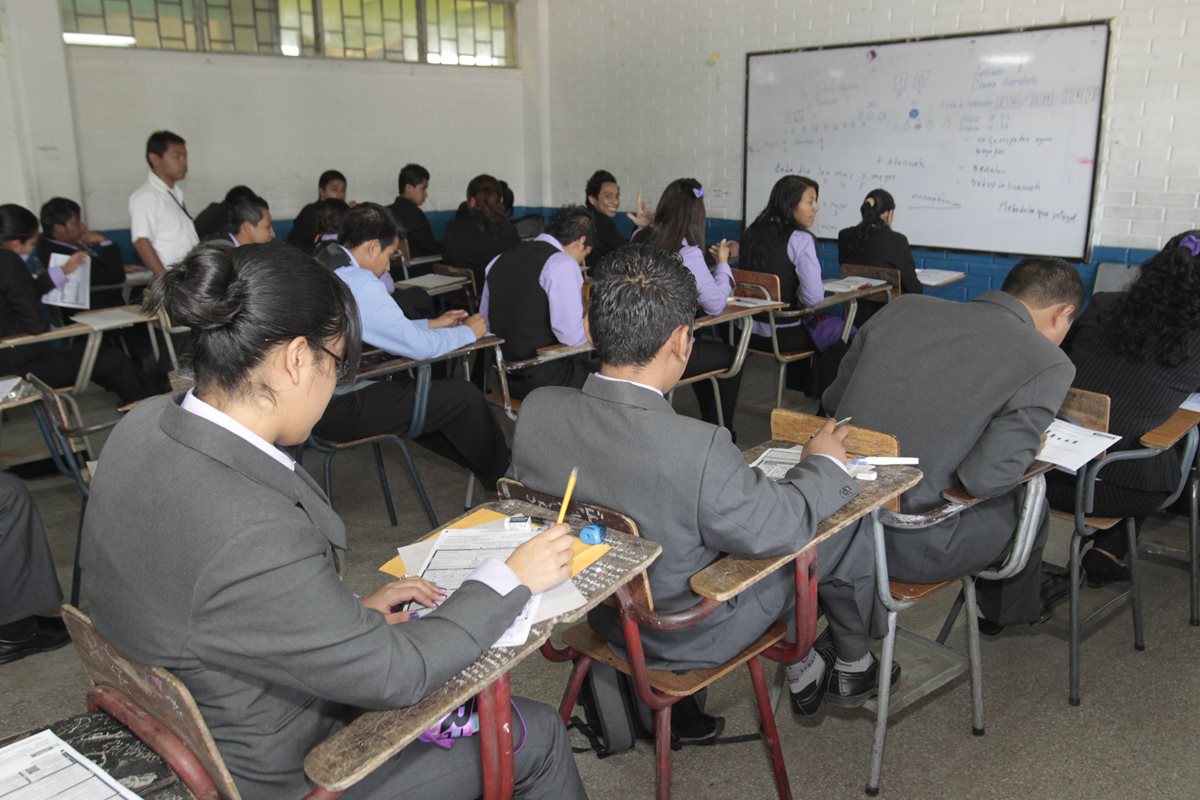 Mineduc señala falta de reconocimiento a educación en idioma materno. (Foto Prensa Libre: Hemeroteca PL)