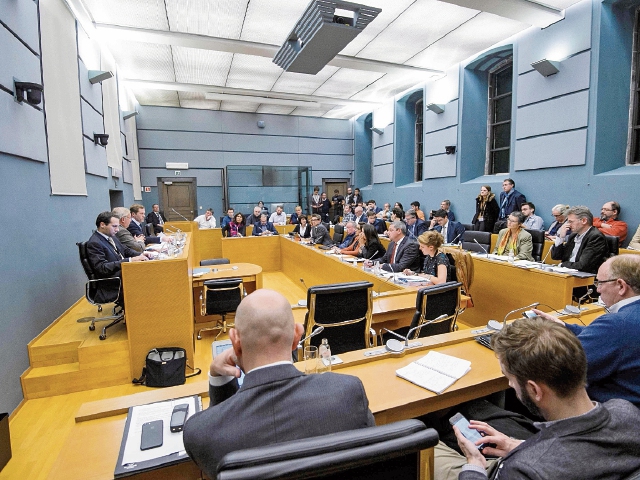 El acuerdo que se prevía firmar el próximo jueves 27 de octubre registro jornadas maratónicas de negociación que terminaron en fracaso. (Foto Prensa Libre: AFP)
