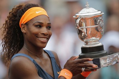 La tenista estadounidense Serena Williams se mantiene como la número uno del mundo. (Foto Prensa Libre: AP)