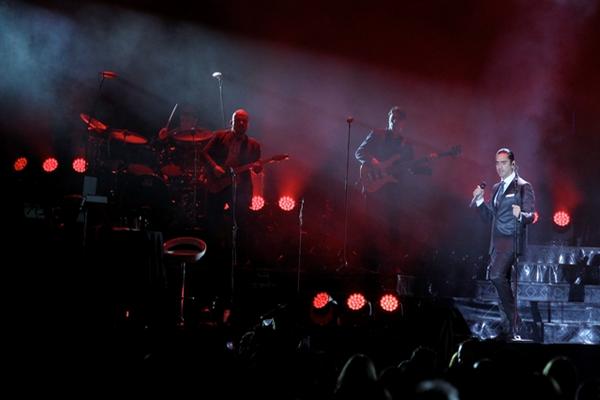 Alejandro Fernández deleitó este jueves a los guatemaltecos con un concierto en el Estadio del Ejército. (Foto Prensa Libre: Edwin Castro)