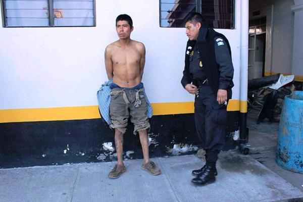 Francisco Pup Yat, capturado en San Andrés Itzapa, sindicado de robo. (Foto Prensa Libre: José Rosales)