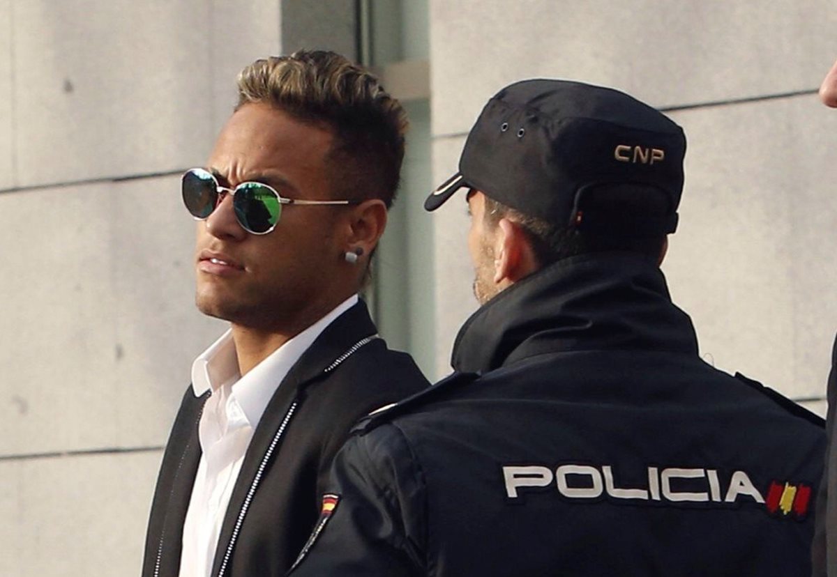 Neymar compareció en febrero por el caso de estafa en su fichaje. (Foto Prensa Libre: EFE)