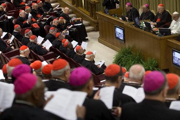 Visita del encuentro entre el papa Francisco y el Colegio cardenalicio efectuado ayer en El Vaticano.(Foto Prensa Libre:AFP)