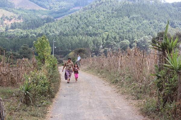 Vecinos de Parramos sufren asaltos por las noches en tramo carretero  por falta de alumbrado.