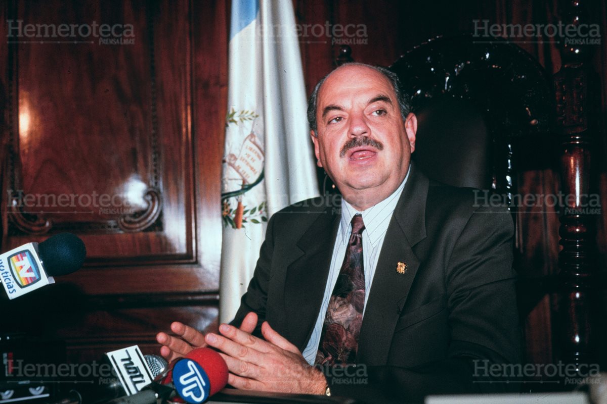 Serrano Elías opina sobre el mal manejo de fondos en el Gobierno de Cerezo. (Foto: Hemeroteca PL)