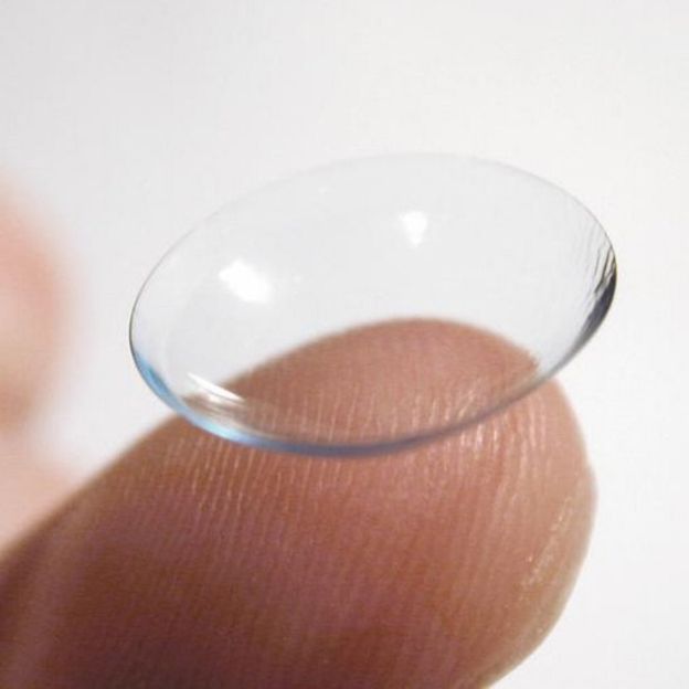 Lávate y sécate las manos siempre antes de manipular tus lentes de contacto