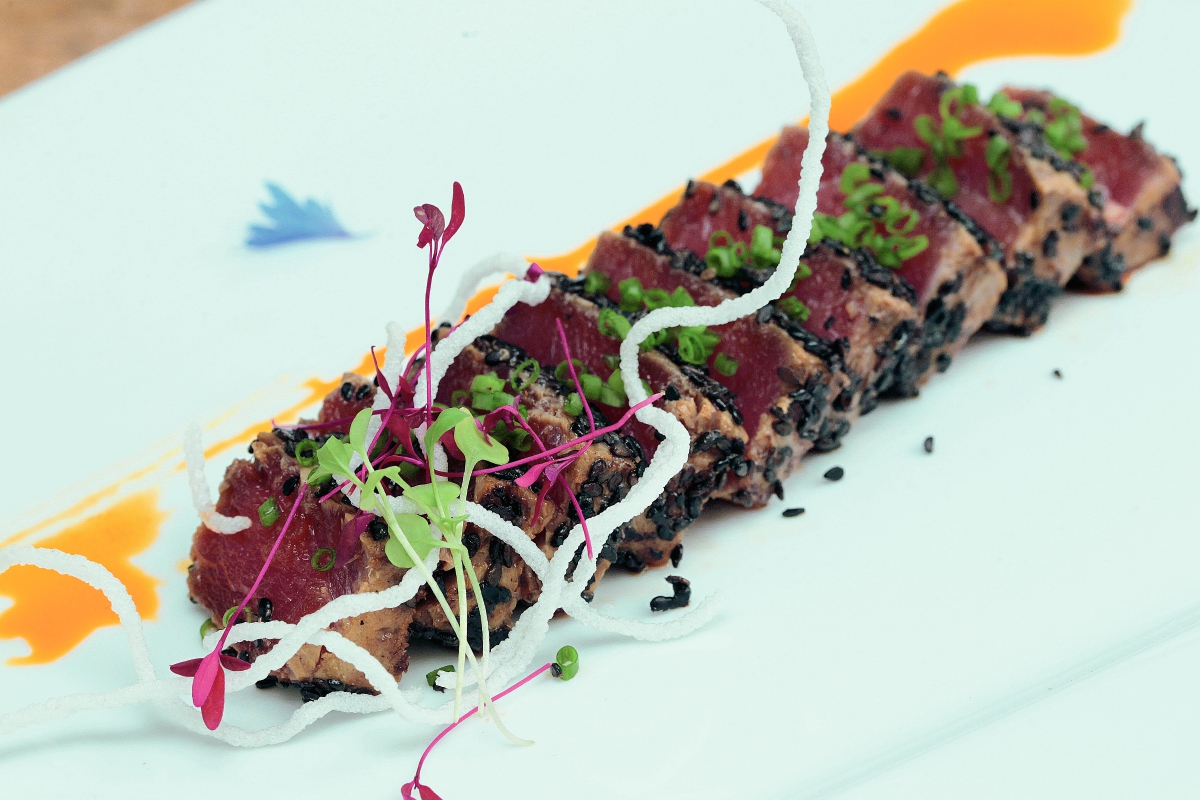 Tuna tataki es una receta deliciosa, para degustar en Semana Santa. (Foto Prensa Libre, Ángel Elías)