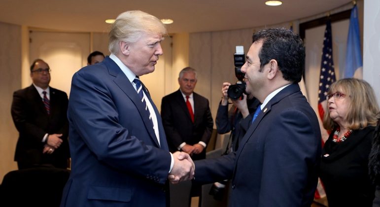 El presidente Donald Trump se reunió con Jimmy Morales en Washington. (Foto Prensa Libre: Gobierno de Guatemala)